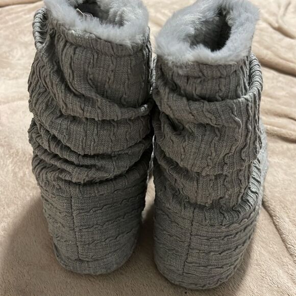 NIB- Charter Club- XL (11-12). Faux Fur Slipper Booties - Picture 4 of 8